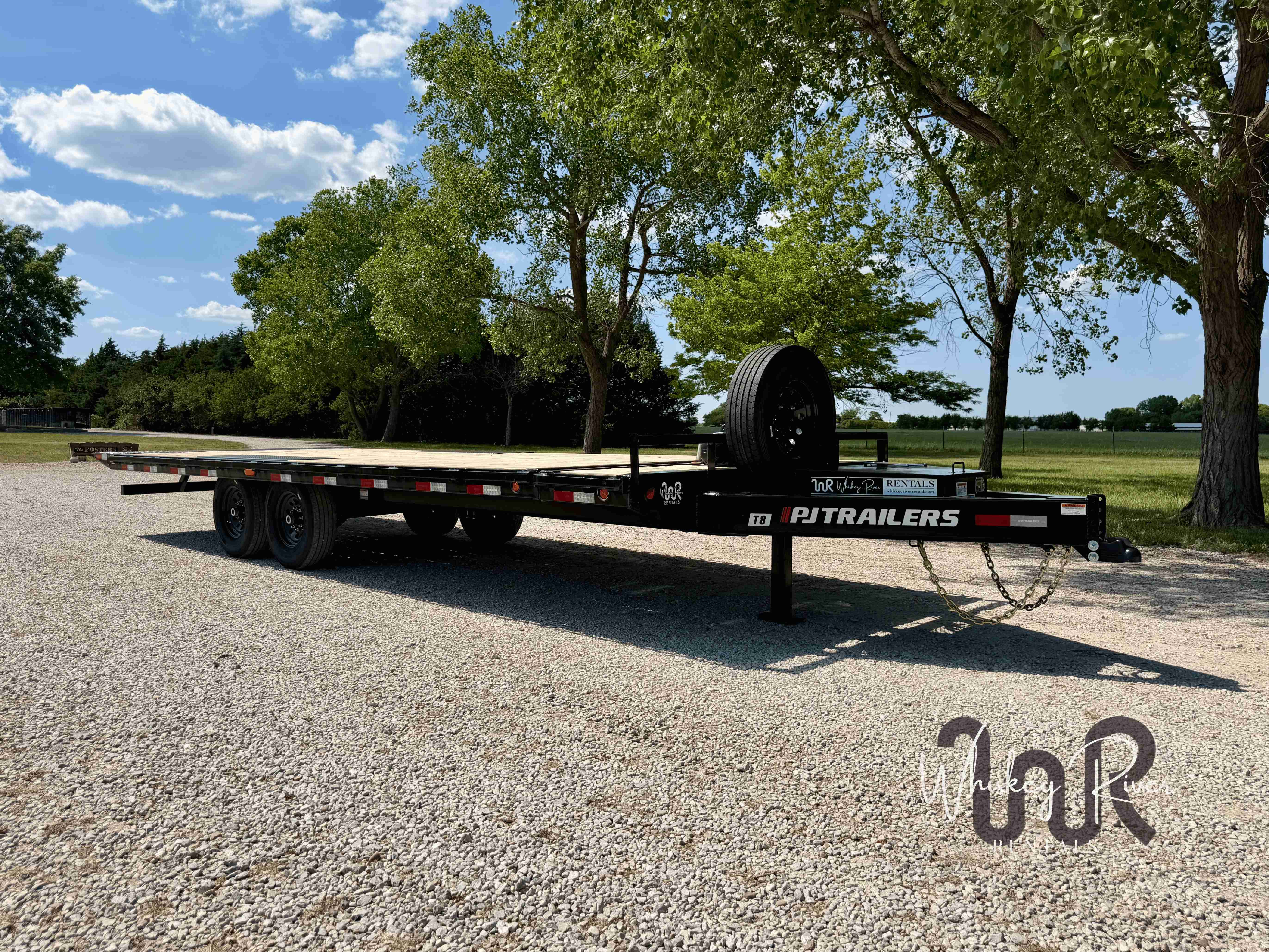 Tilt Trailers - Hydraulic tilt deck for easy loading of equipment and vehicles. Available for rent in Hutchinson, Kansas